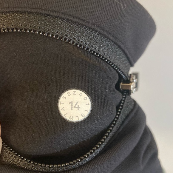 Lululemon athletica Black and Gray Athletic Speed Up Shorts Women’s Plus size 14 - Picture 4 of 5